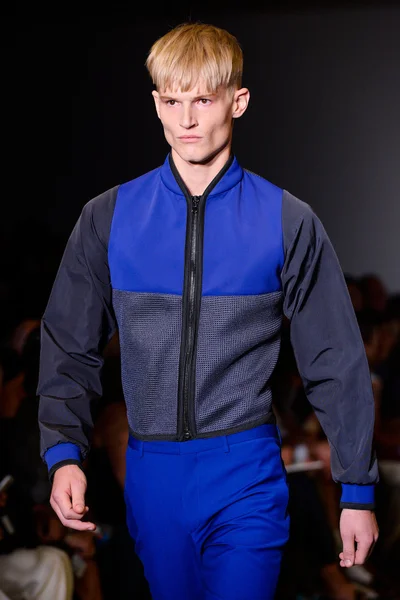 Look 3
